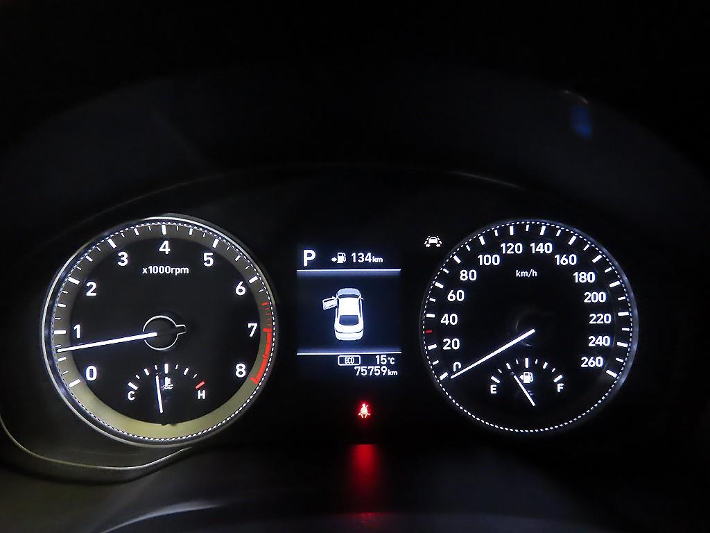 HYUNDAI Grandeur - Vista 9