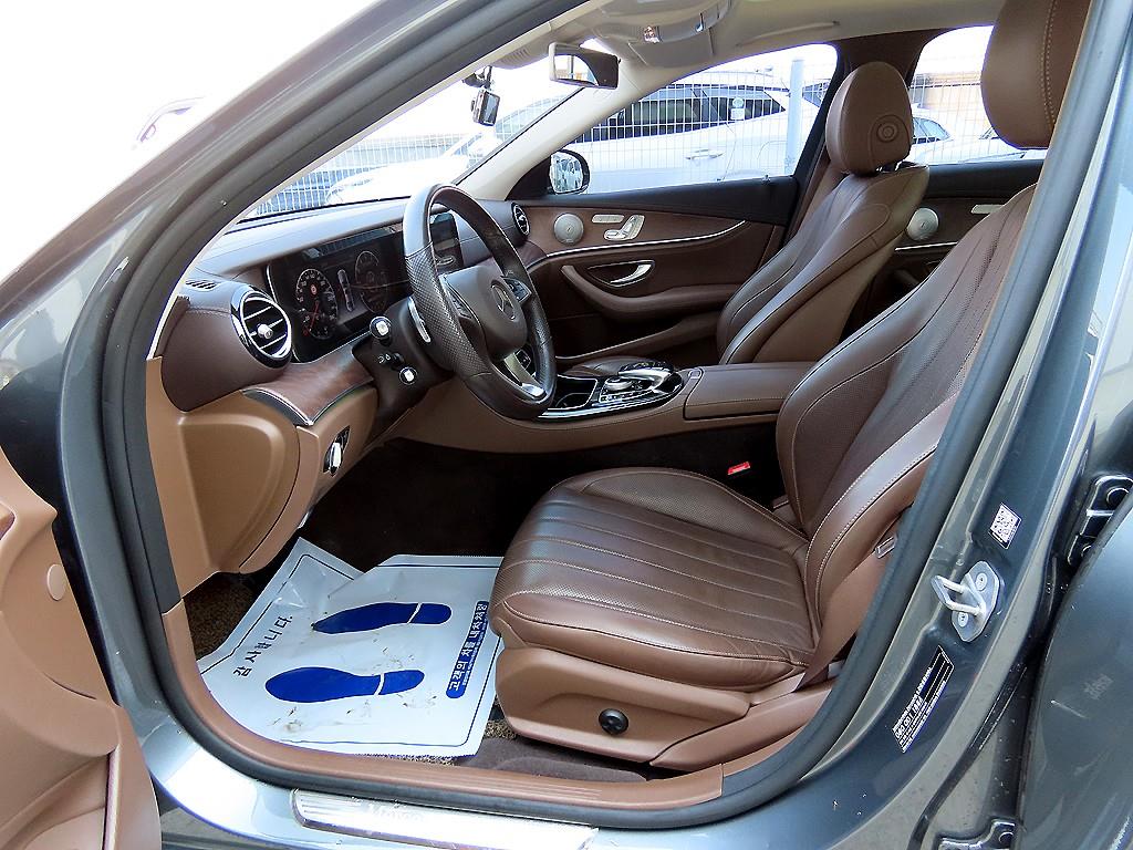 Mercedes Benz E class - Vista 5