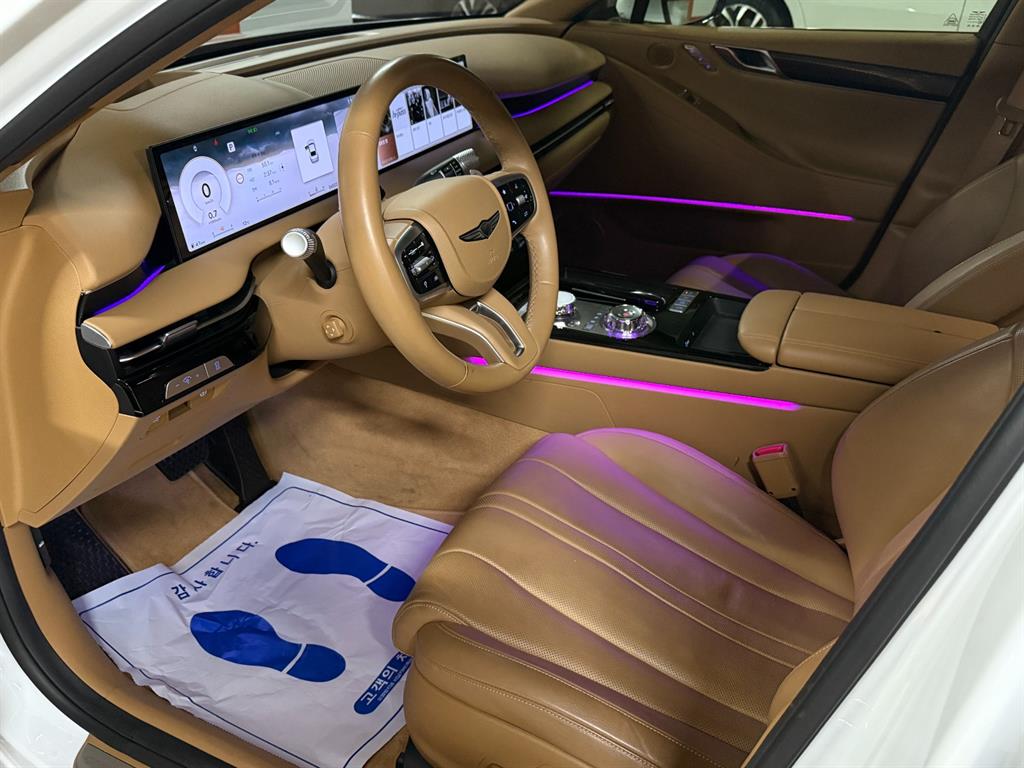 Genesis G80 - Vista 10