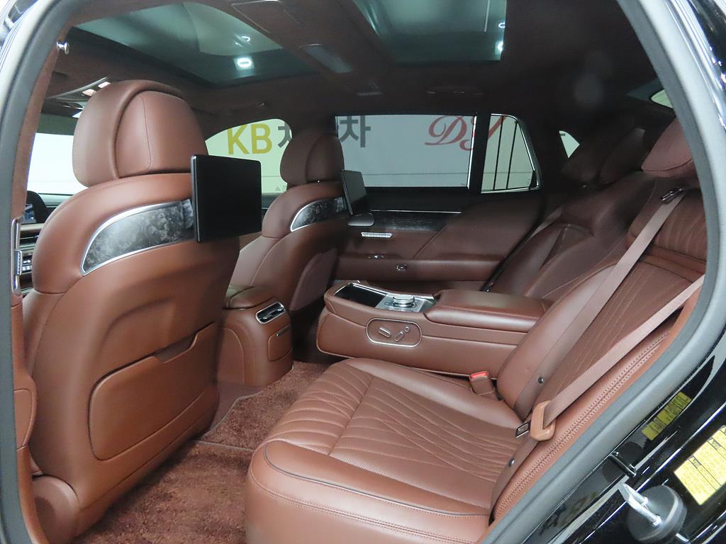 Genesis G90 - Vista 6