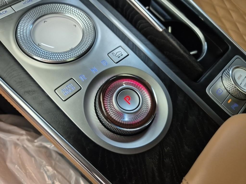 Genesis GV80 - Vista 8