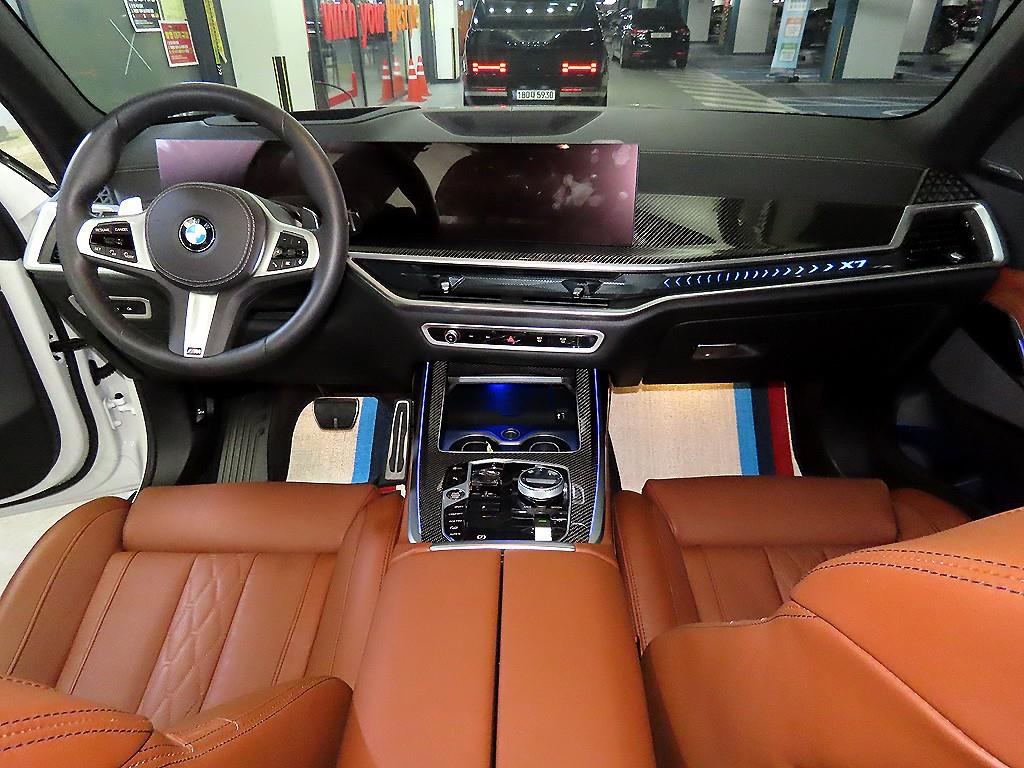 BMW X7 - Vista 10