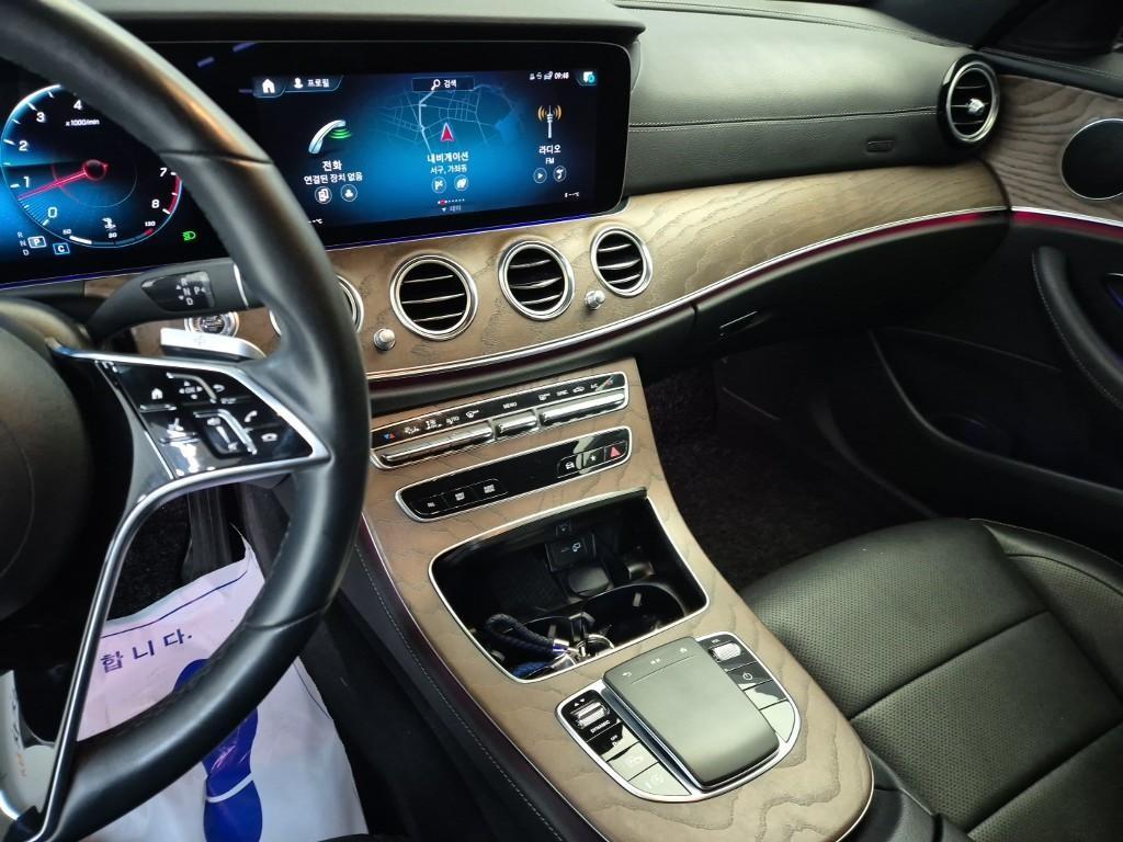 Mercedes Benz E class - Vista 10