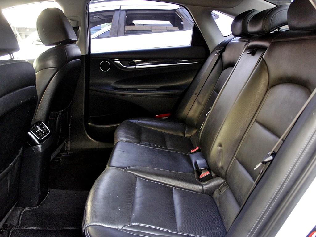 HYUNDAI Grandeur - Vista 11