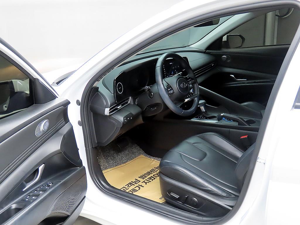 HYUNDAI Avante - Vista 5