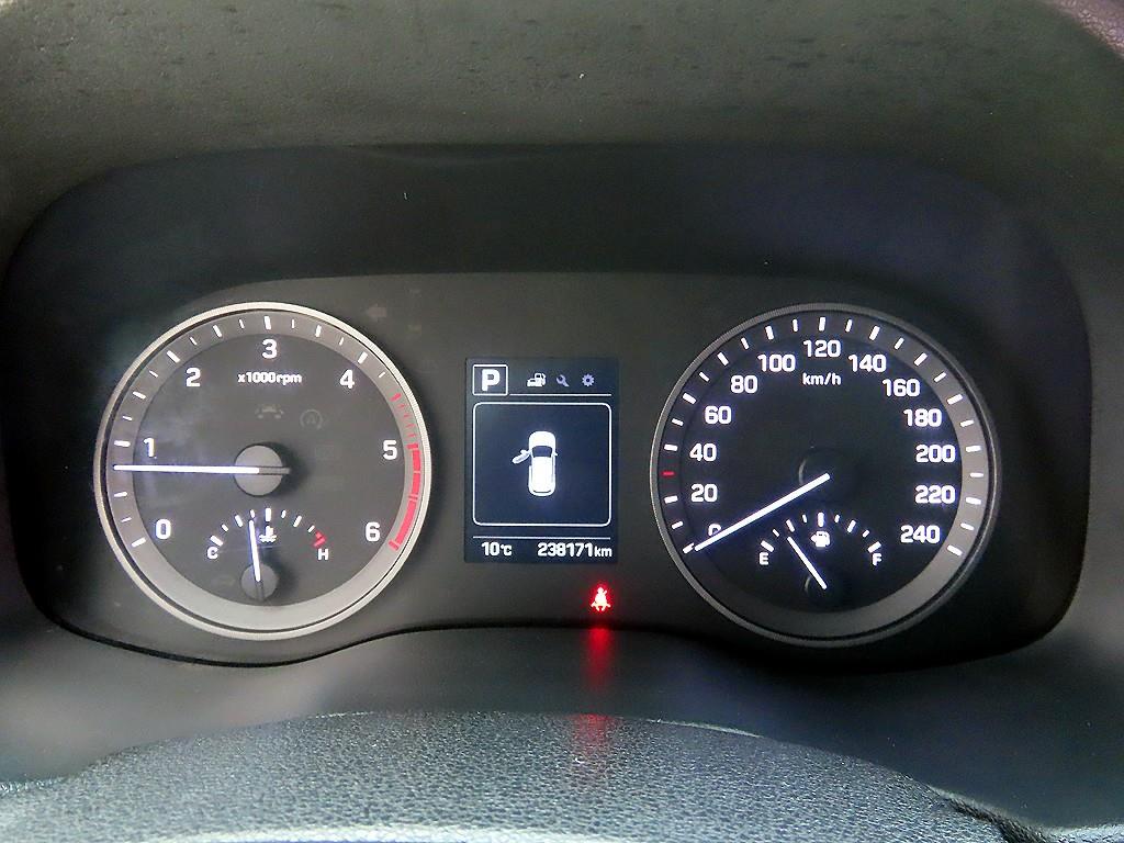 HYUNDAI Tucson - Vista 9