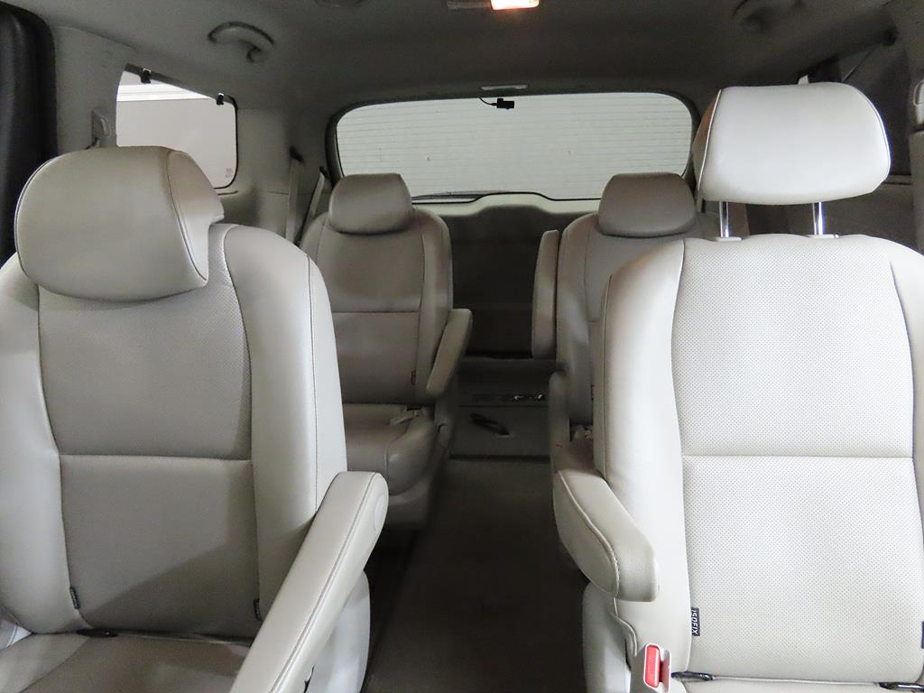 KIA Carnival - Vista 7