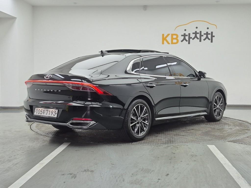 HYUNDAI Grandeur - Vista 4