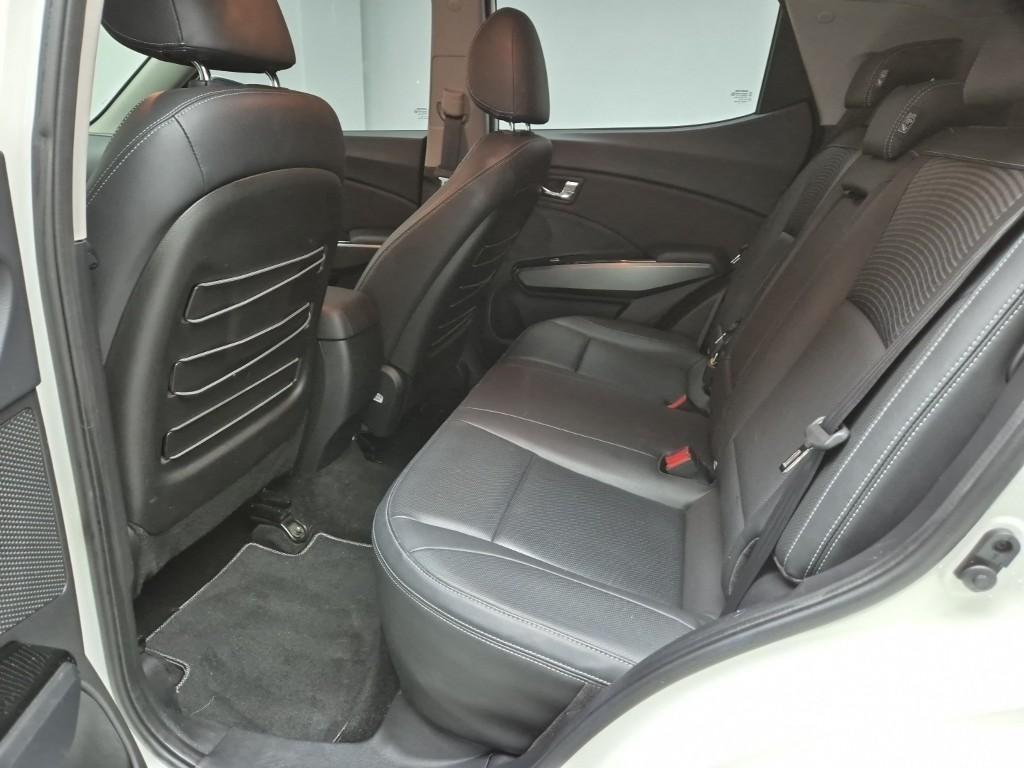 Ssangyong Tivoli - Vista 12