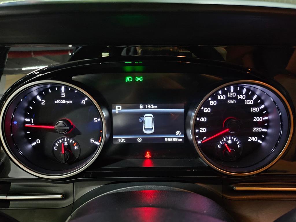KIA Carnival - Vista 9