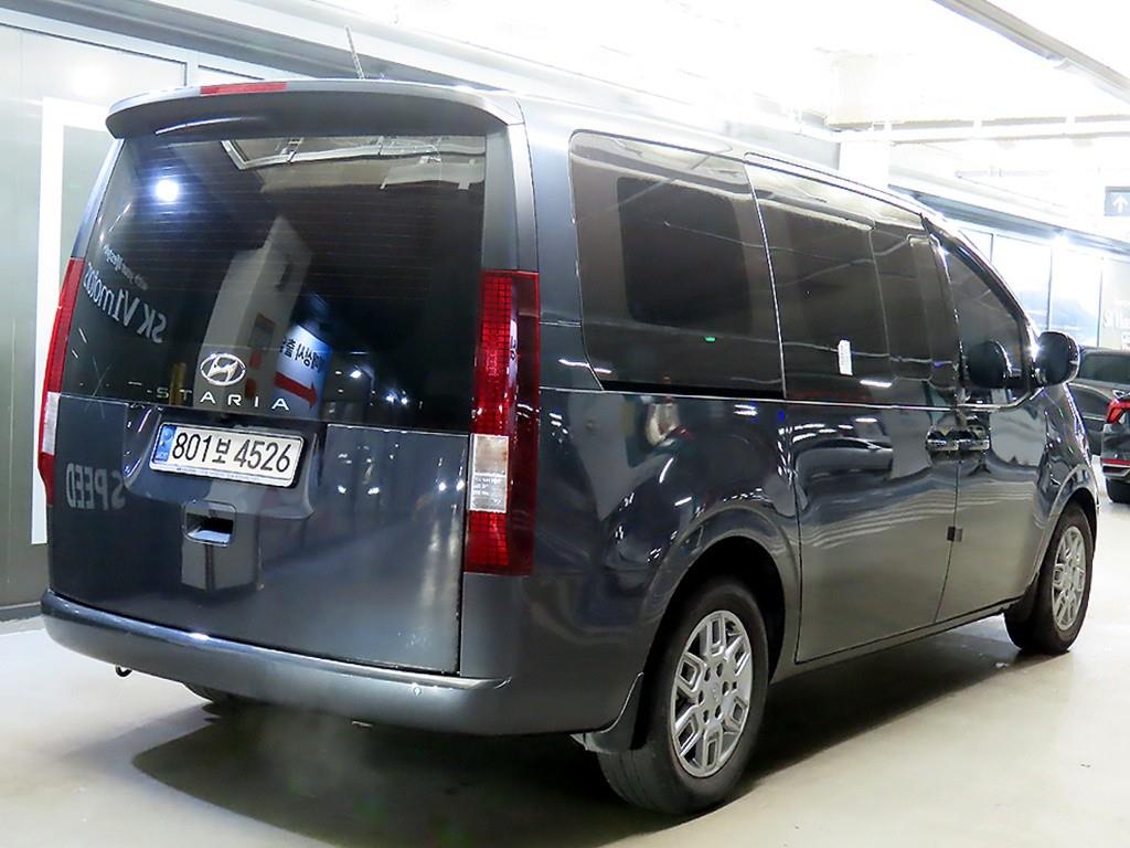 HYUNDAI Staria - Vista 4