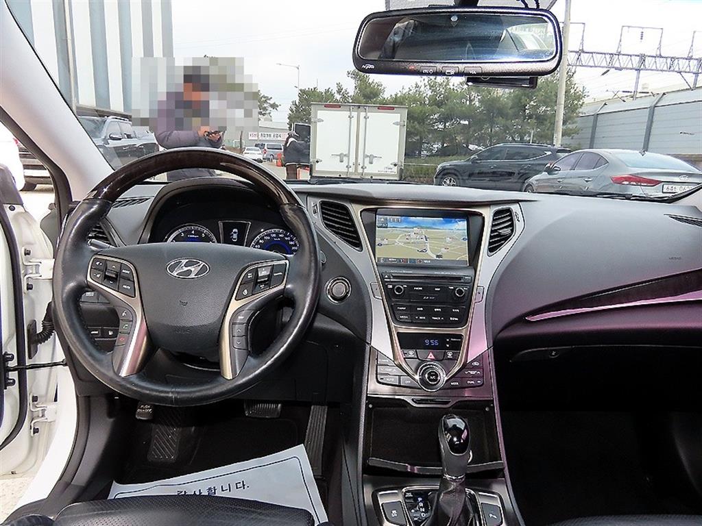 HYUNDAI Grandeur - Vista 7