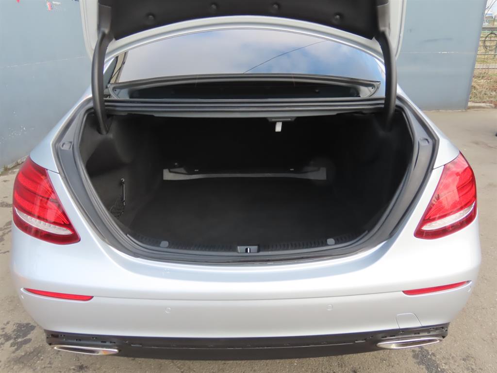 Mercedes Benz E class - Vista 9