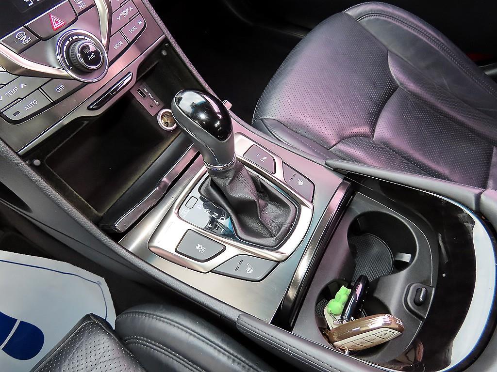 HYUNDAI Grandeur - Vista 10