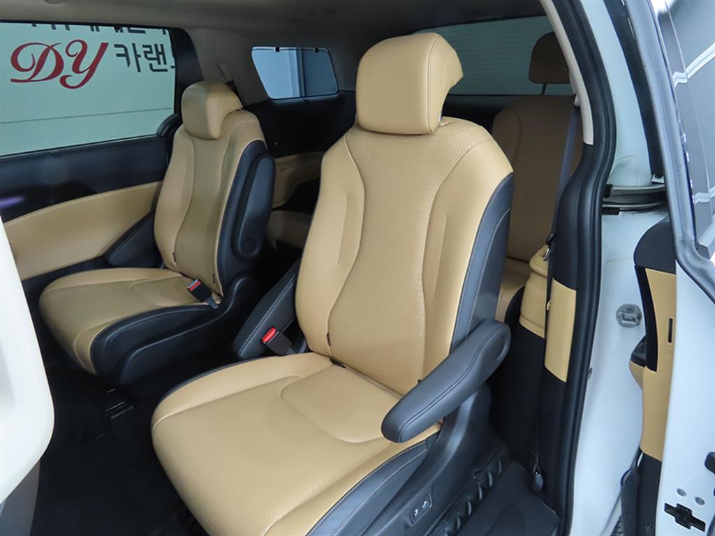 KIA Carnival - Vista 7