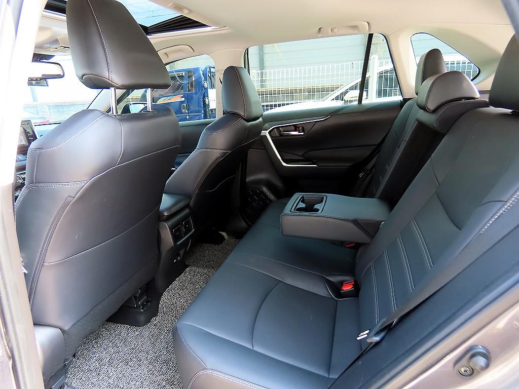 Toyota RAV4 - Vista 6