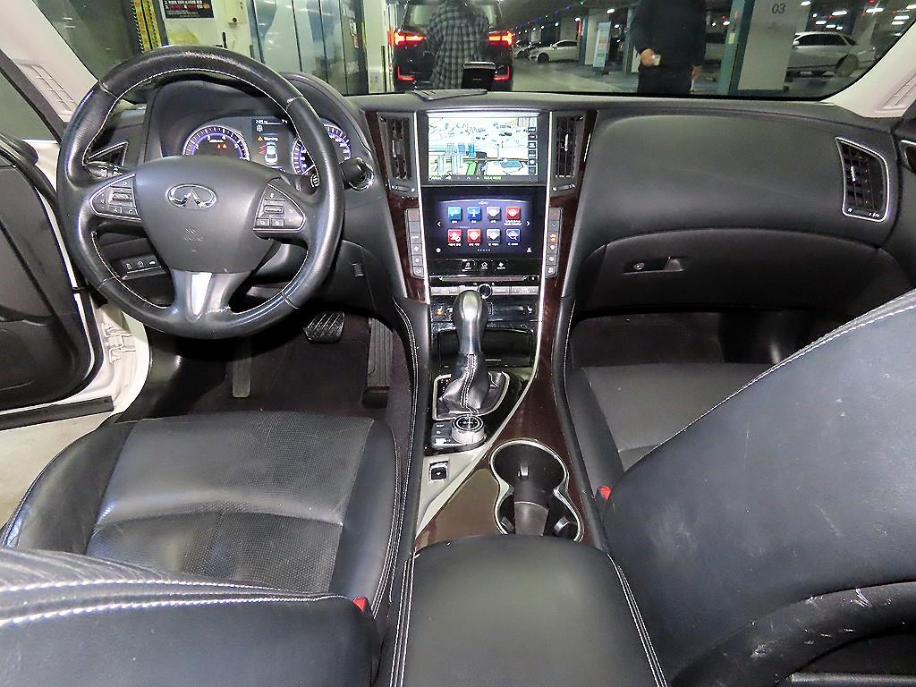 Infiniti Q - Vista 10