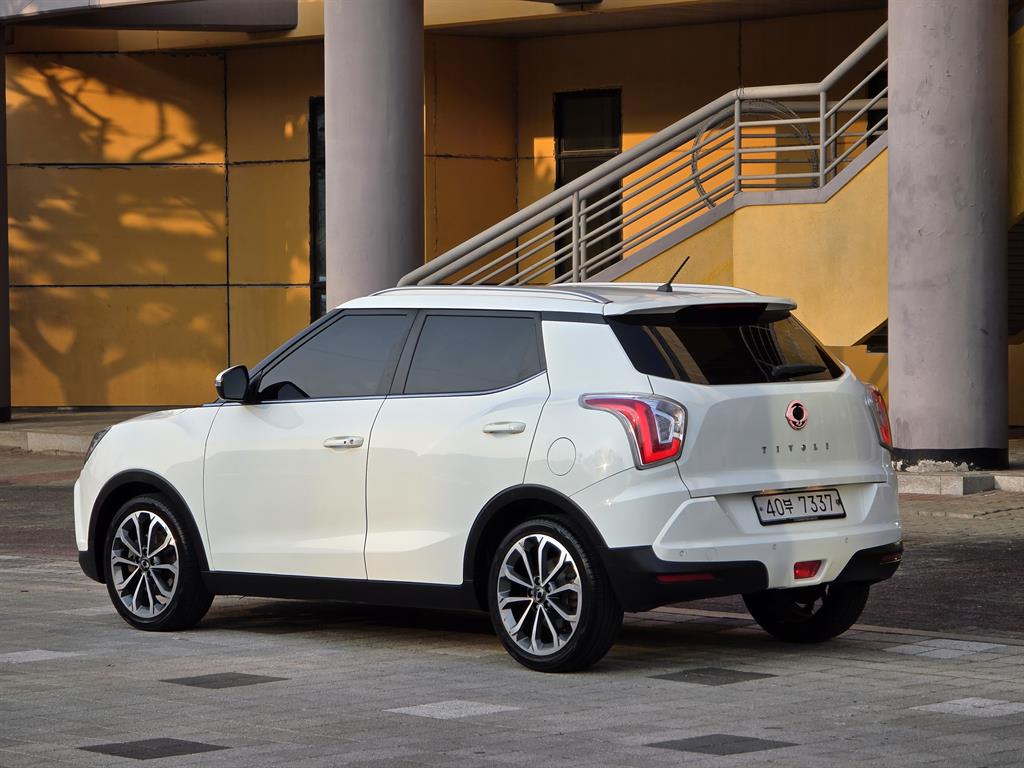 Ssangyong Tivoli - Vista 5