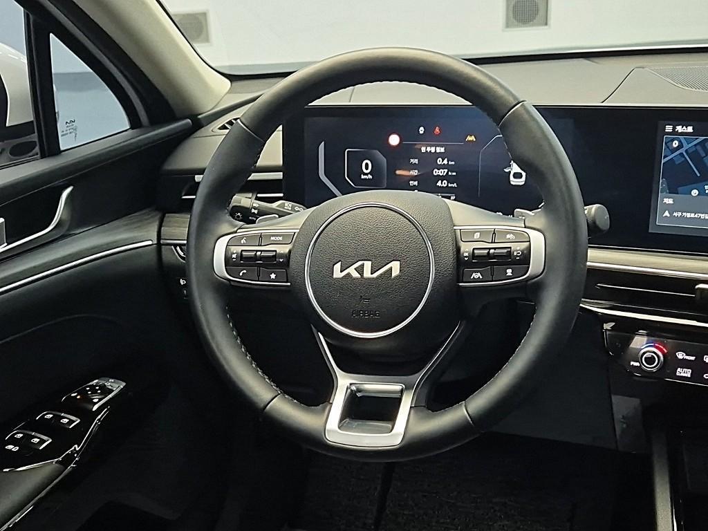 KIA K5 - Vista 9