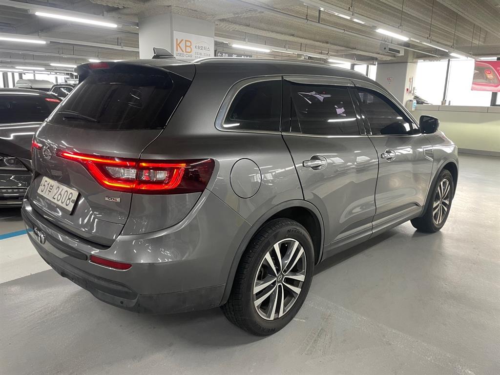 SAMSUNG QM6 - Vista 5