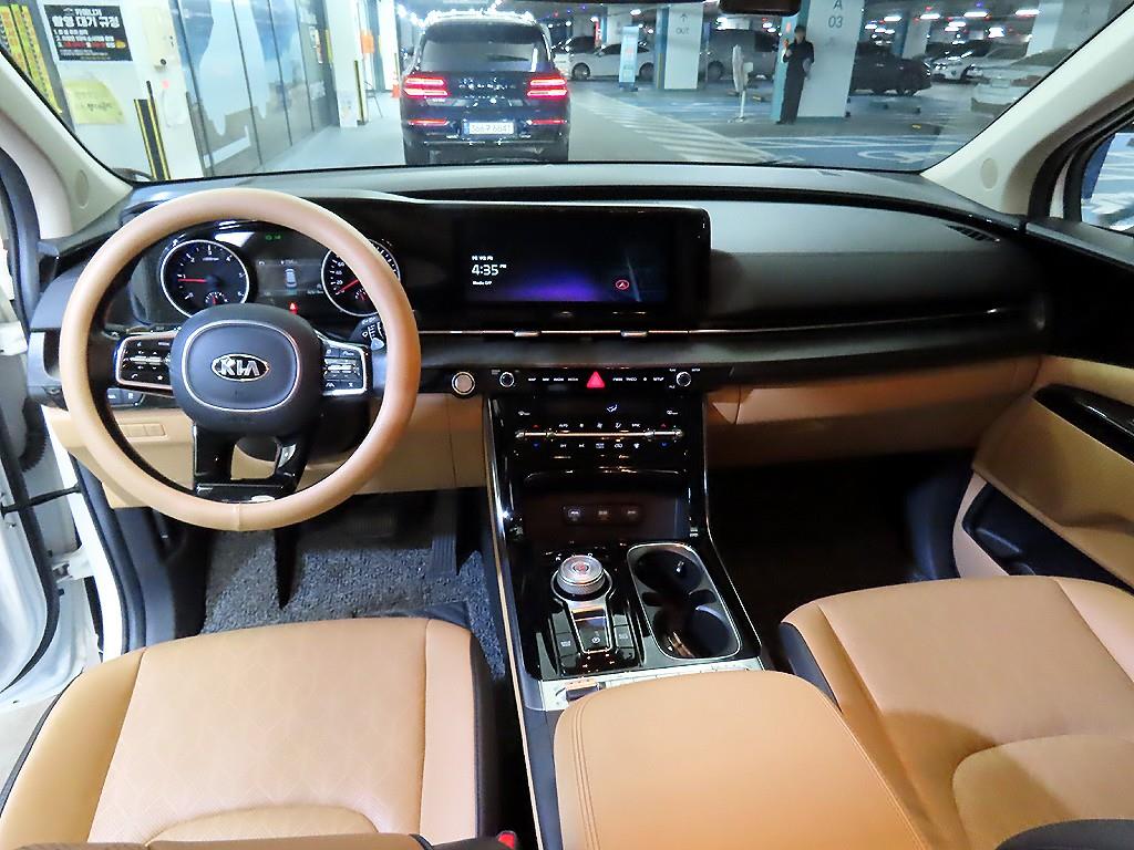 KIA Carnival - Vista 10