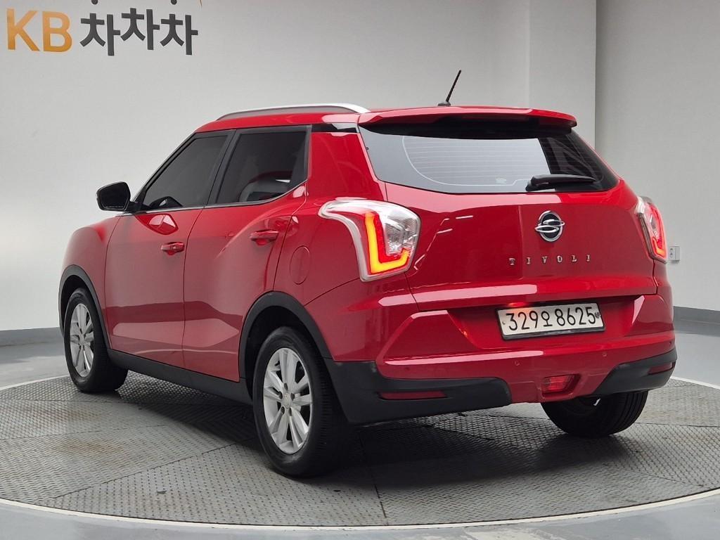 Ssangyong Tivoli - Vista 4