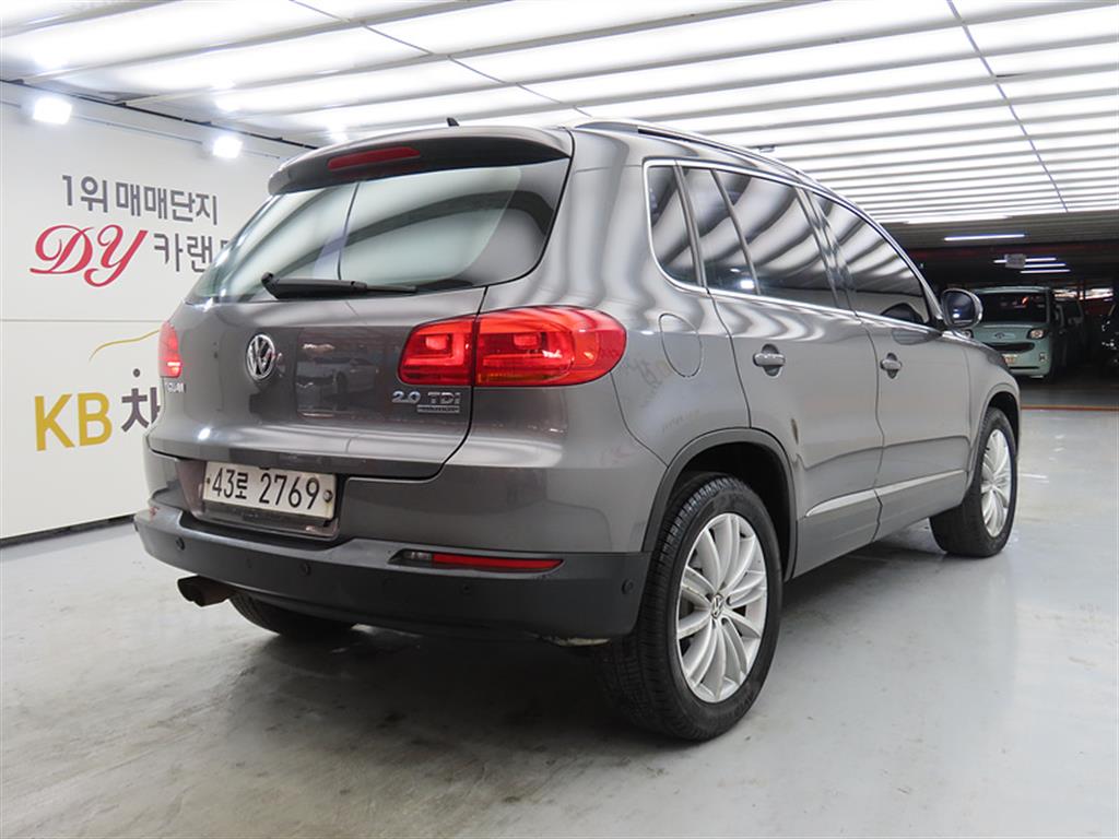 Volkswagen Tiguan - Vista 4
