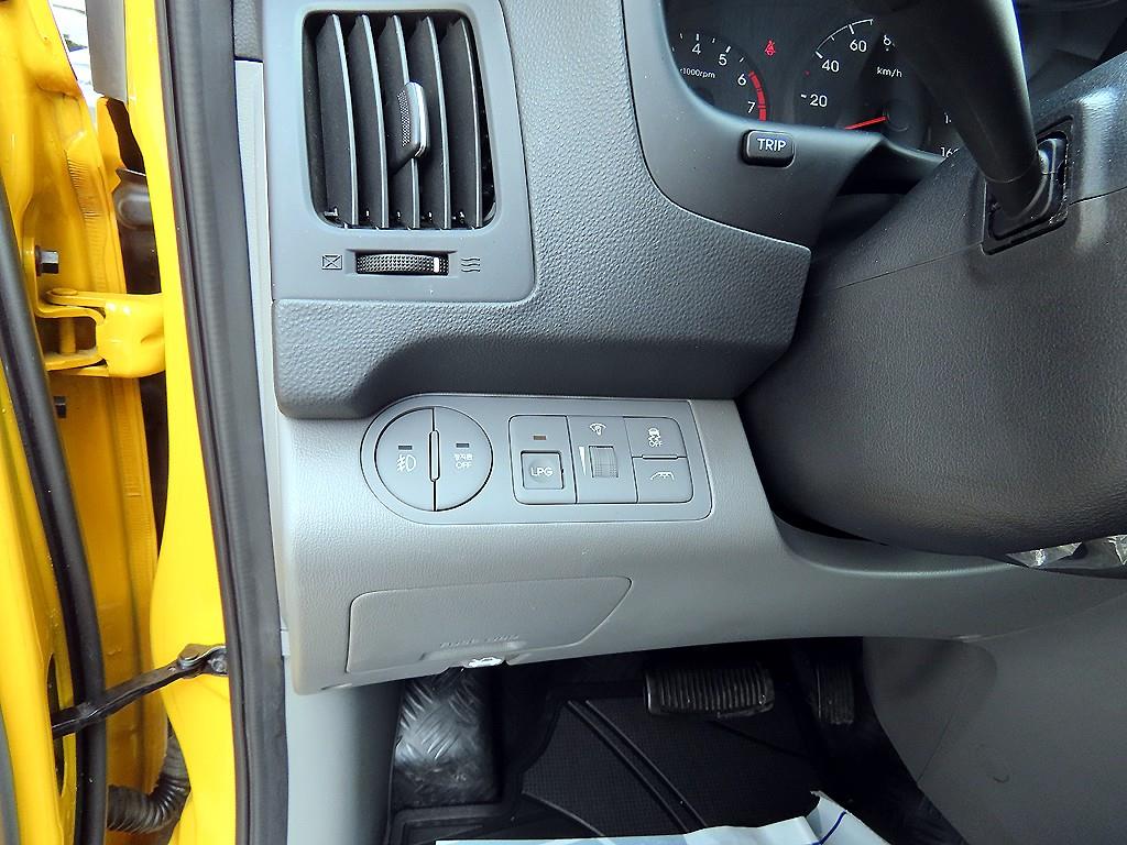 HYUNDAI Starex 2021 Amarillo - Importación desde Corea - HF Imports Iquique - Foto 13