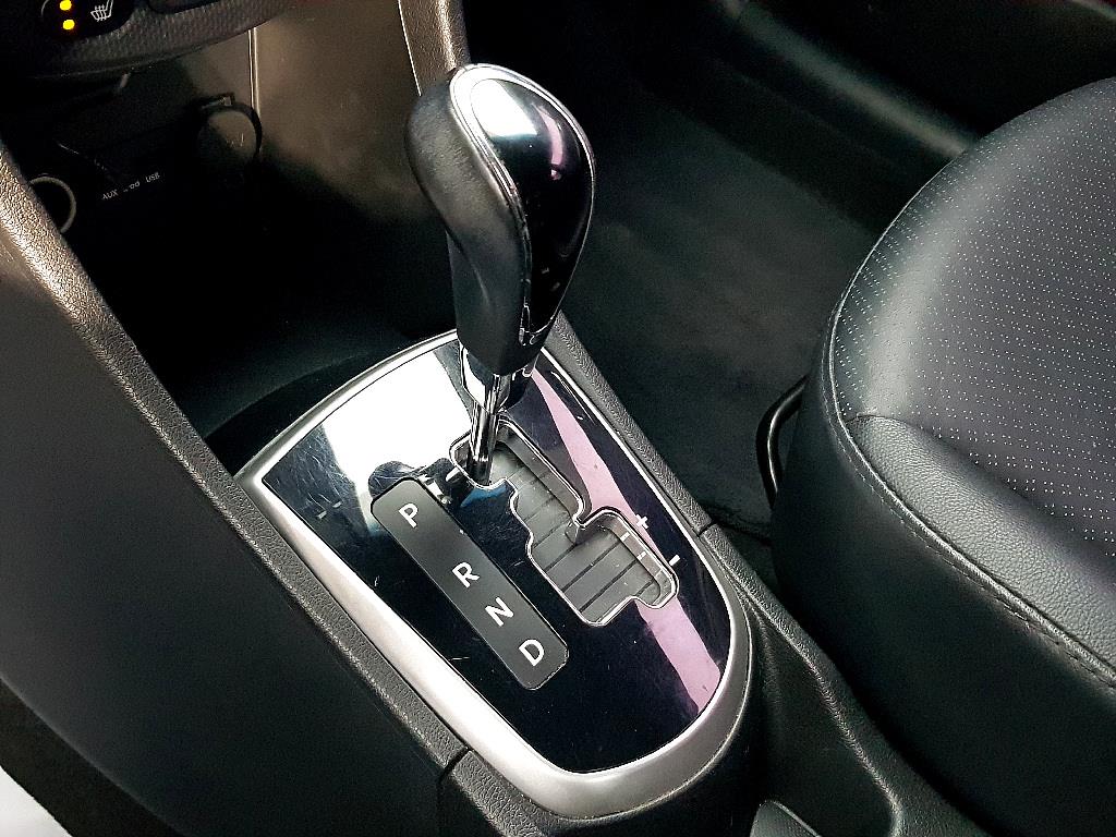 HYUNDAI Accent 2014 Blanco - Importación desde Corea - HF Imports Iquique - Foto 14