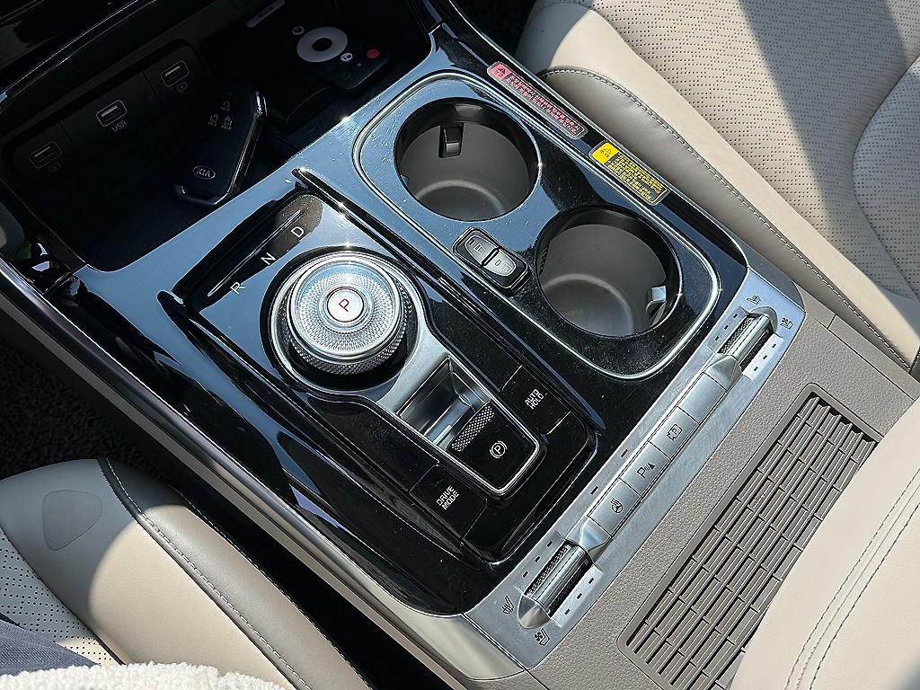 KIA Carnival - Vista 11