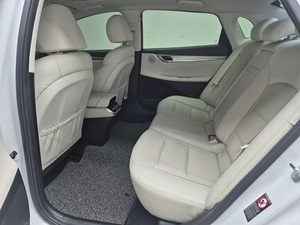 HYUNDAI Grandeur - Vista 12