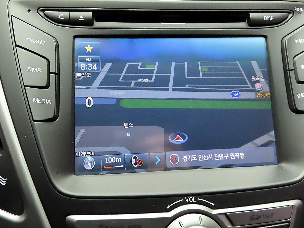 HYUNDAI Avante - Vista 9