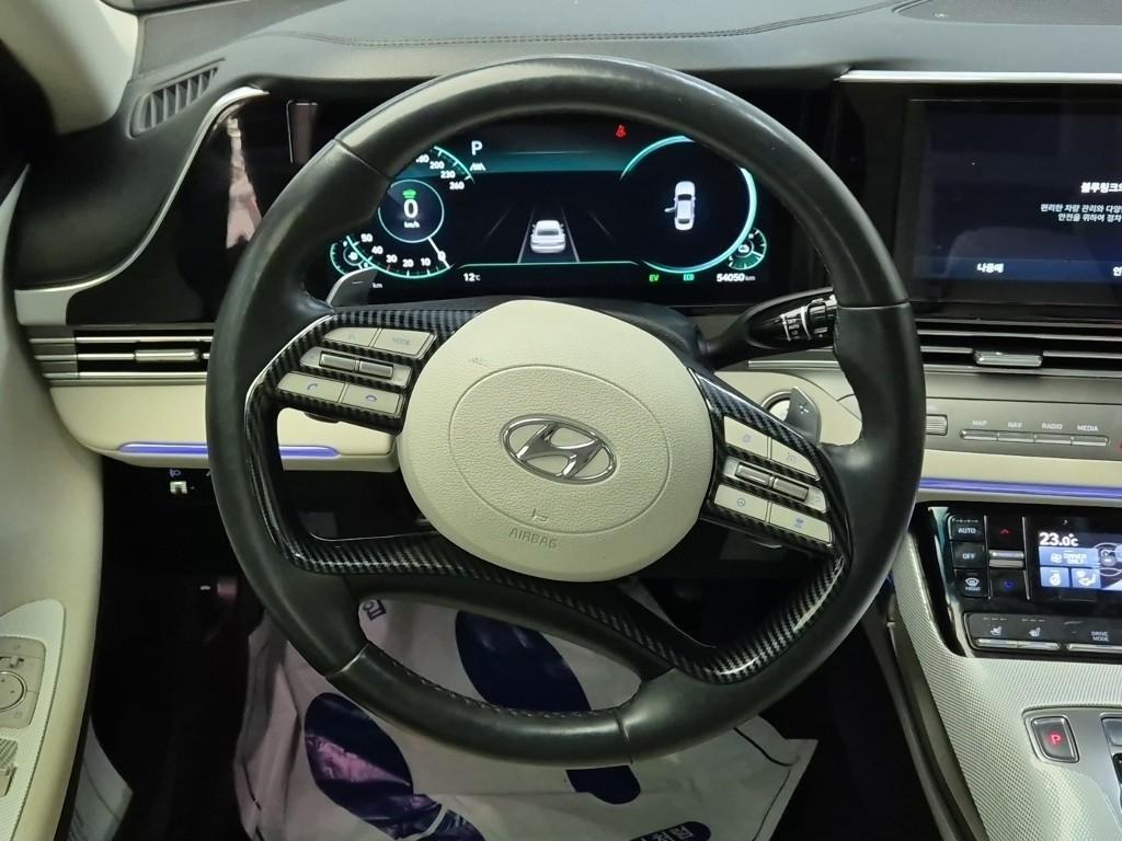 HYUNDAI Grandeur - Vista 11