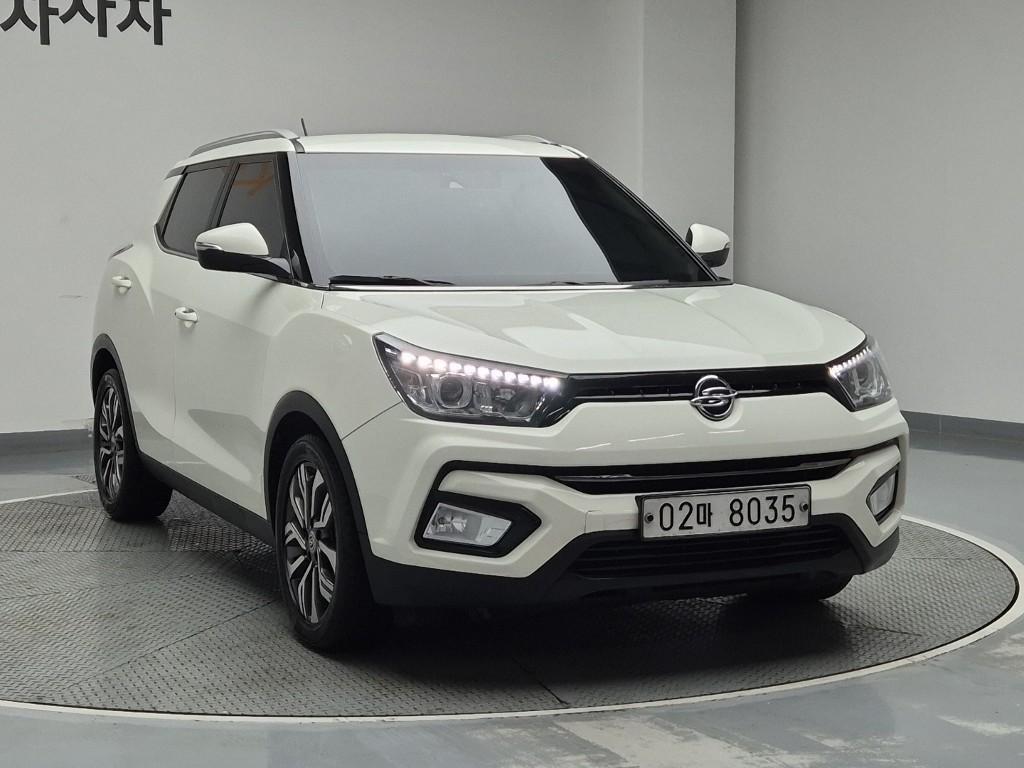 Ssangyong Tivoli - Vista 4