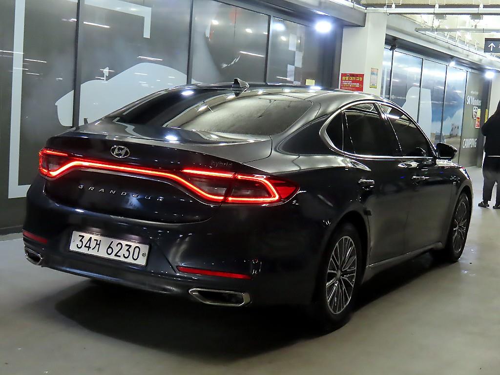 HYUNDAI Grandeur - Vista 4