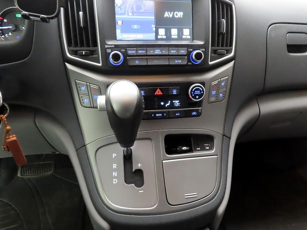 HYUNDAI Starex - Vista 9