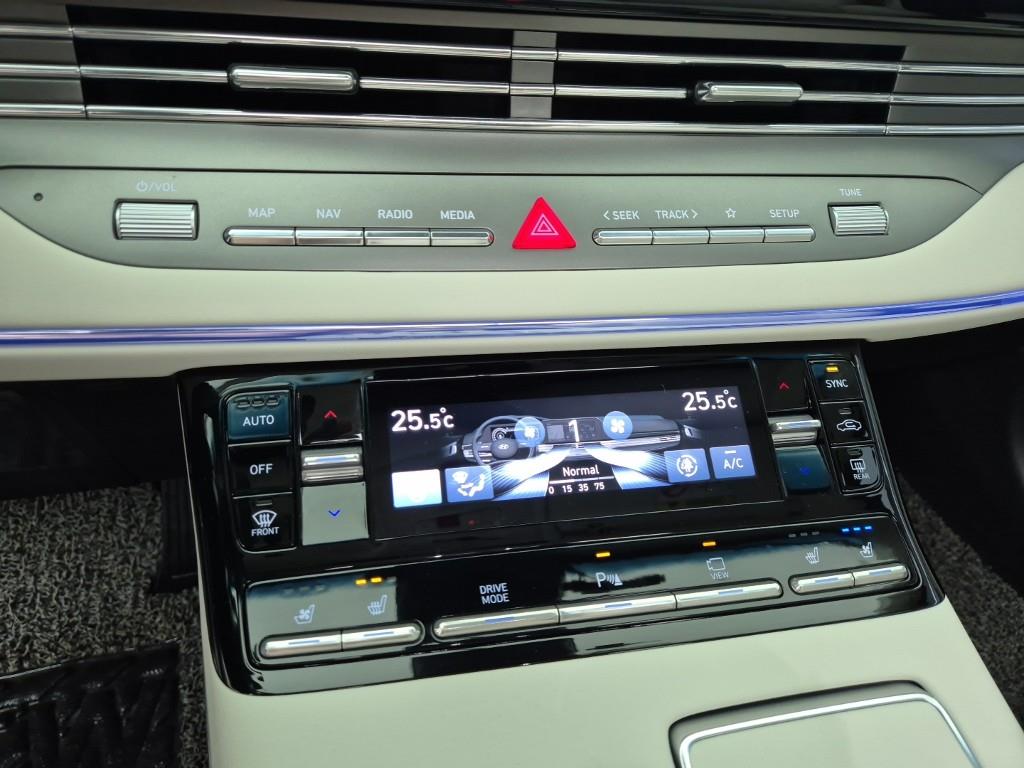 HYUNDAI Grandeur - Vista 10