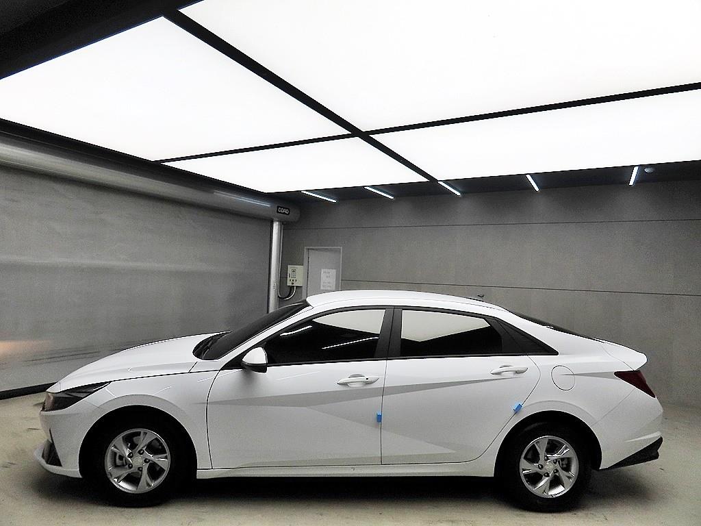 HYUNDAI Avante - Vista 4