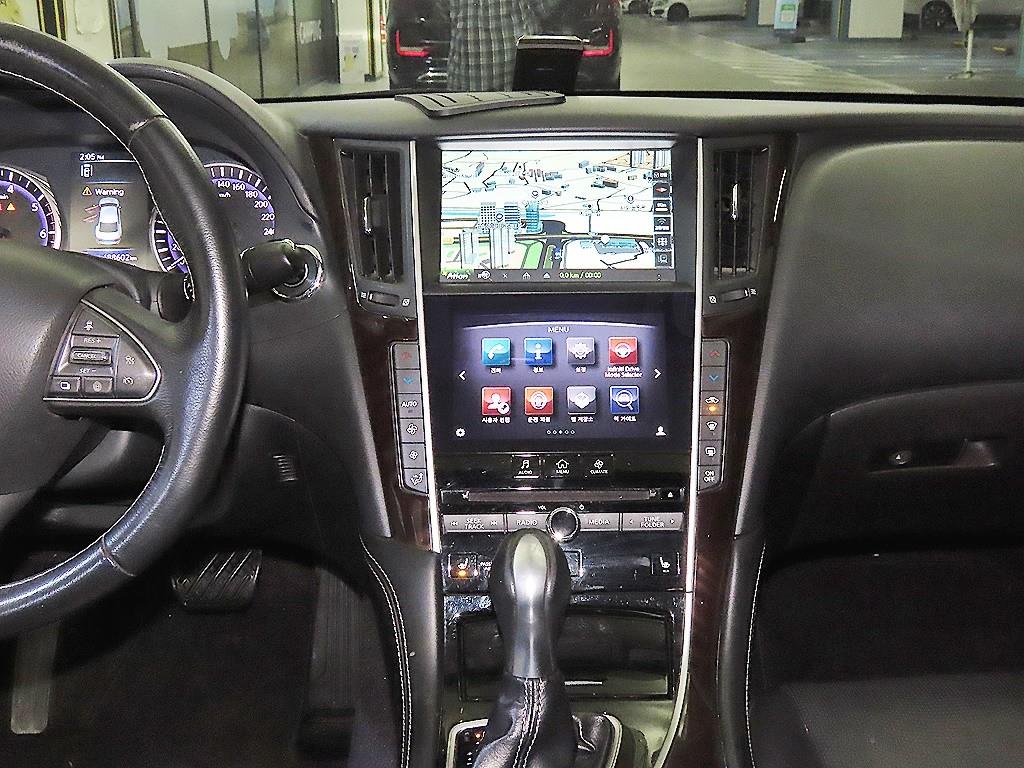 Infiniti Q - Vista 11