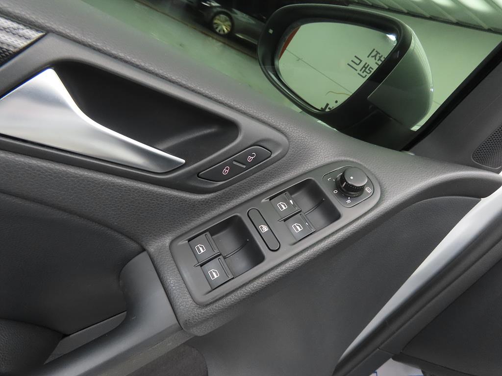 Volkswagen Golf 2013 Plateado - Importación desde Corea - HF Imports Iquique - Foto 16