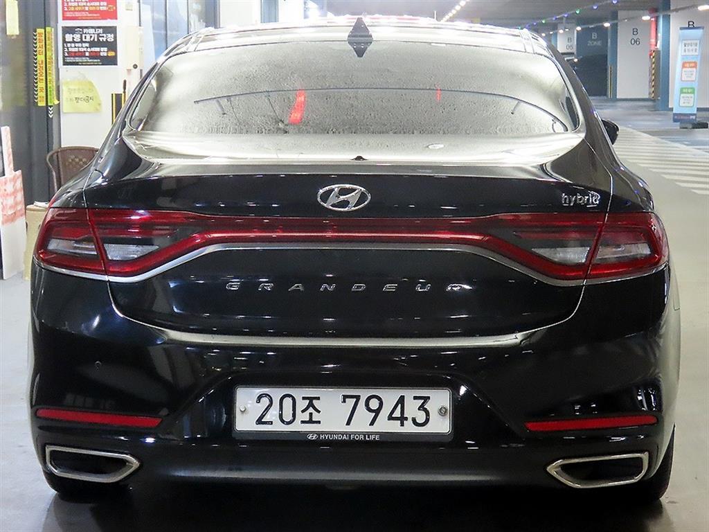 HYUNDAI Grandeur - Vista 5