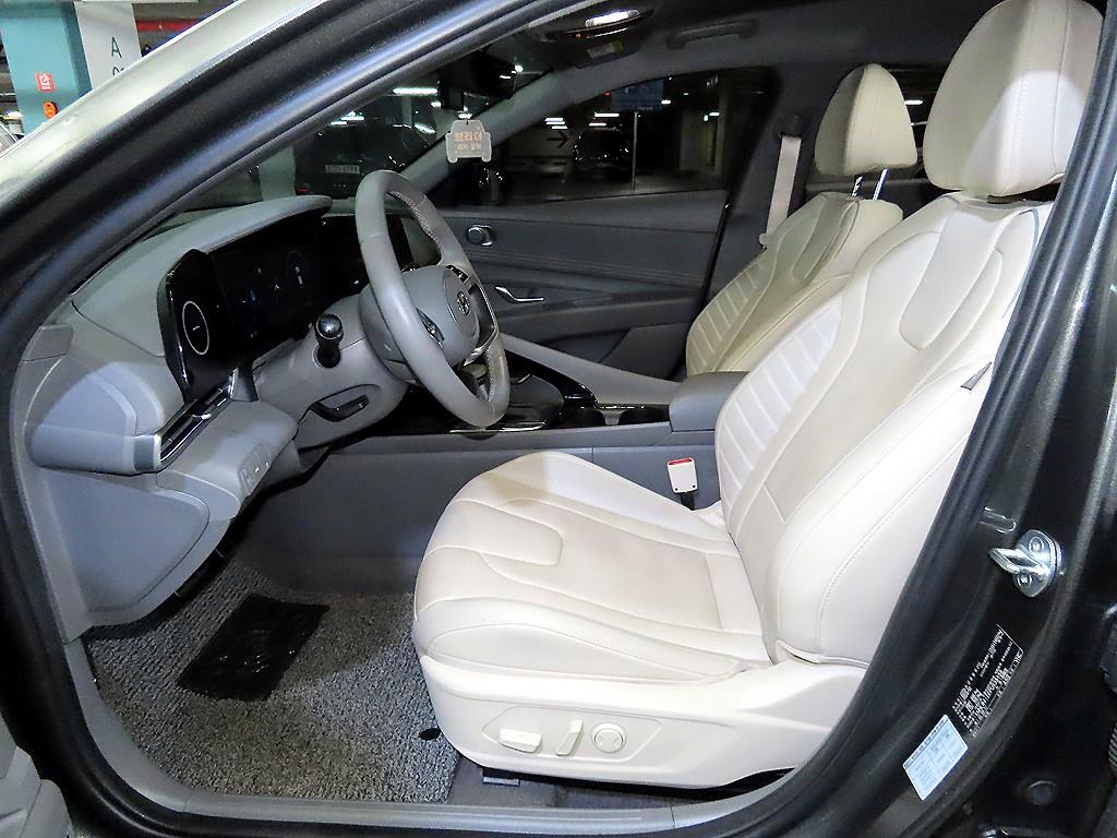 HYUNDAI Avante - Vista 5