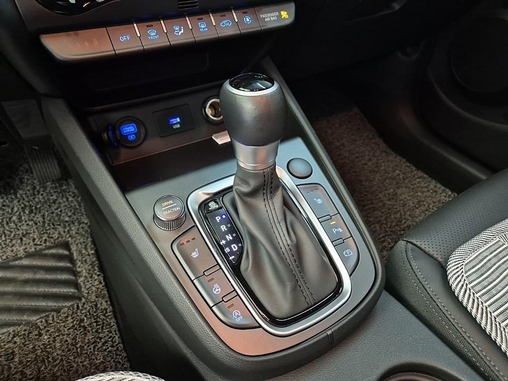 HYUNDAI Kona - Vista 8