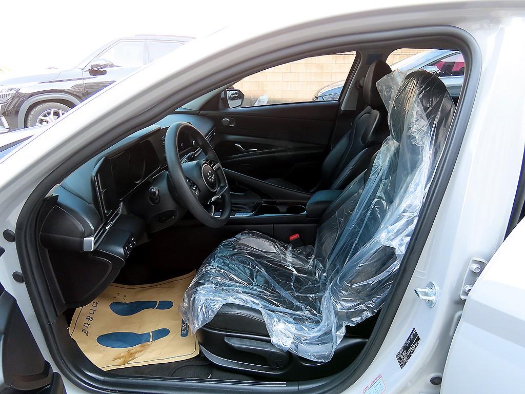 HYUNDAI Avante - Vista 5