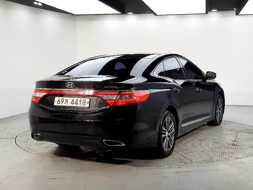 HYUNDAI Grandeur - Vista 4