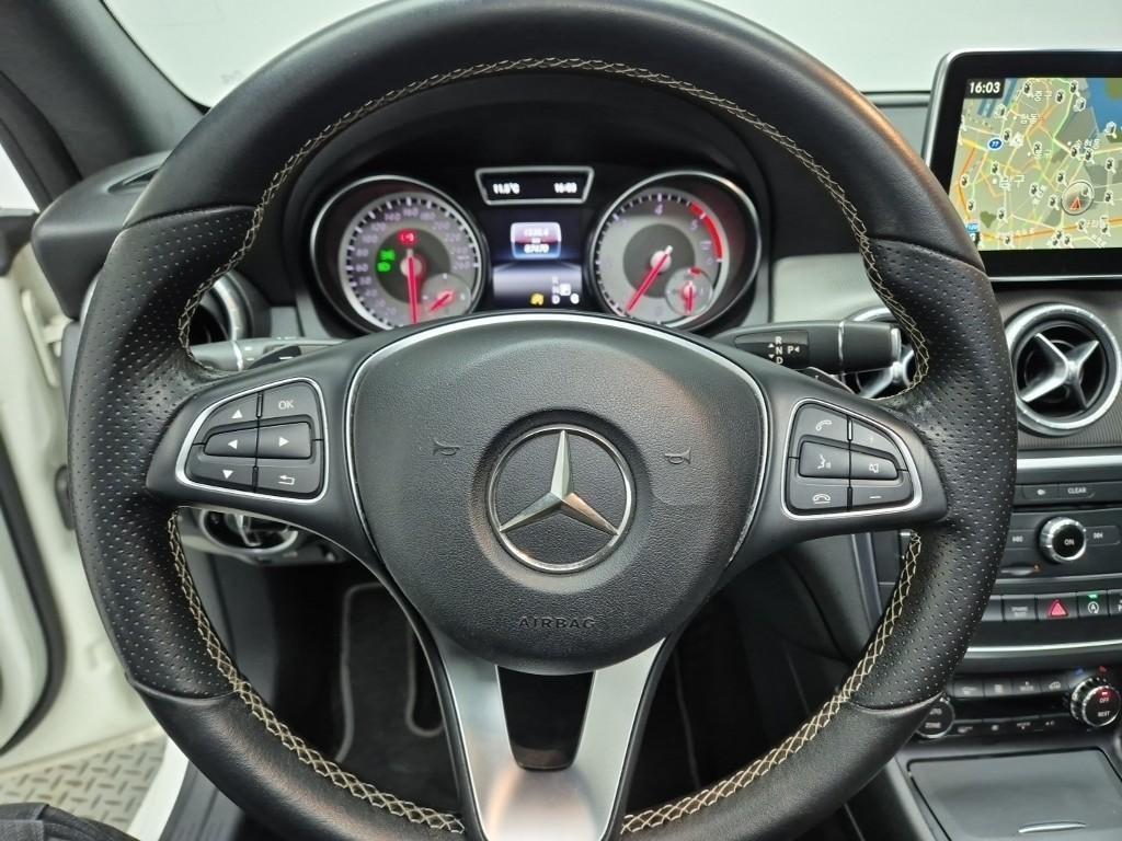 Mercedes Benz CLA Class - Vista 9