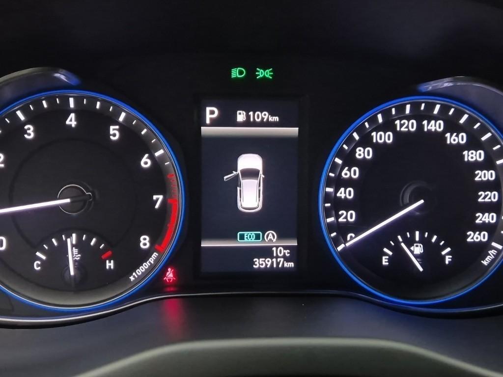 HYUNDAI Kona - Vista 6