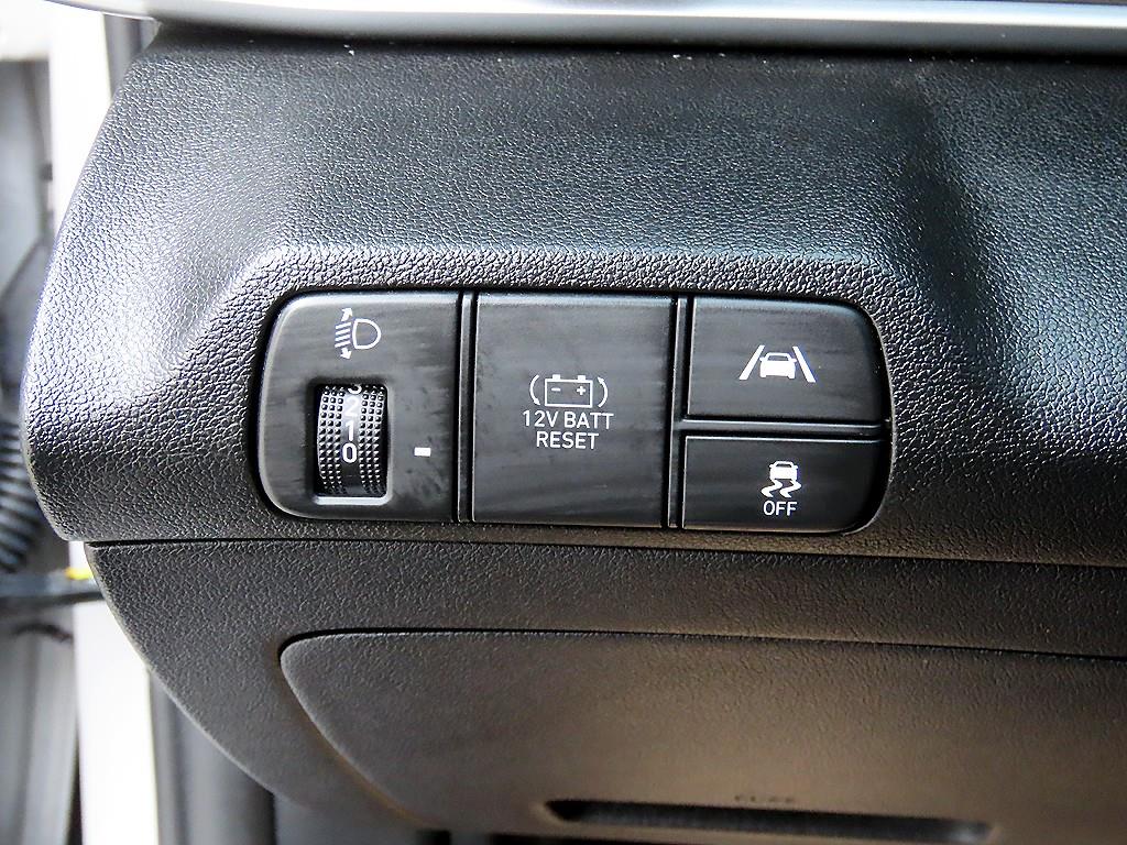 HYUNDAI Avante - Vista 12