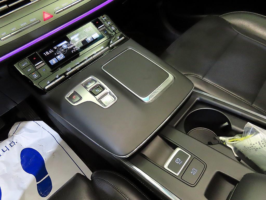 HYUNDAI Grandeur - Vista 12