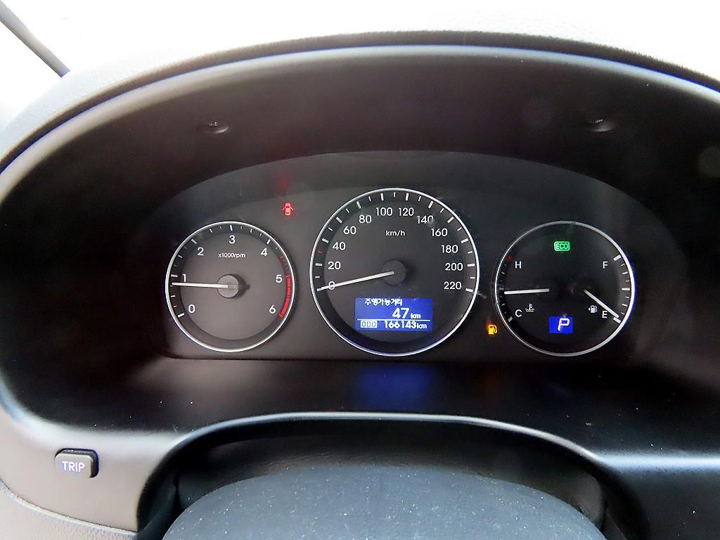 HYUNDAI Starex - Vista 9